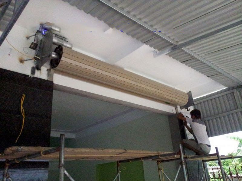 Đội thợ sửa cửa cuốn Phường Thạnh Lộc uy tín, giá rẻ