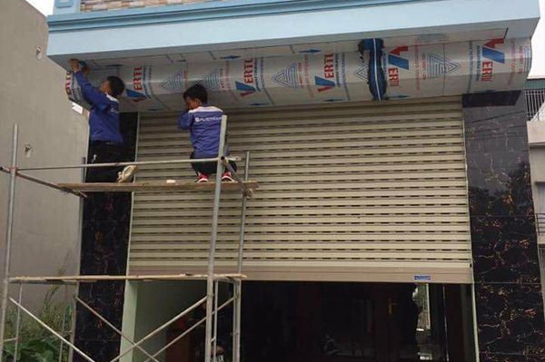 Gọi ngay tổng đài cứu hộ cửa cuốn khẩn cấp tại Sơn Tây
