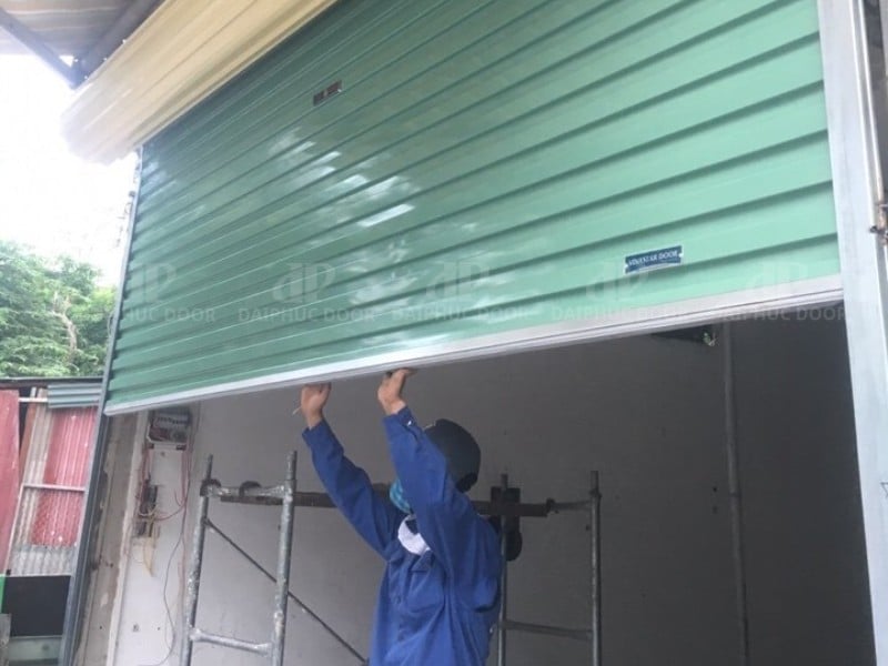 cách xử lý cửa cuốn bị mất điện