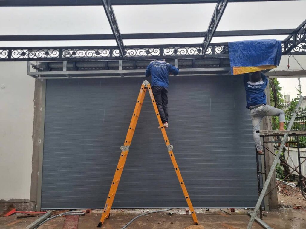thay thế nan cửa cuốn bị hỏng