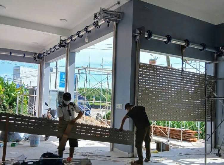 thay thế nan cửa cuốn bị hỏng